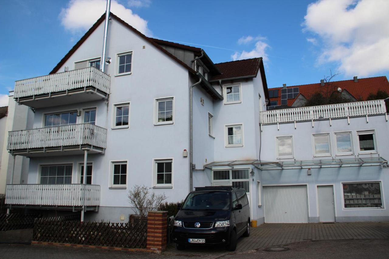 Ferienwohnung Mit 4 Schlafzimmer Fuer 2 Bis 9 Gaeste----Apartment With 4 Bedrooms For 2 To 9 Guests Nürnberg Exterior foto