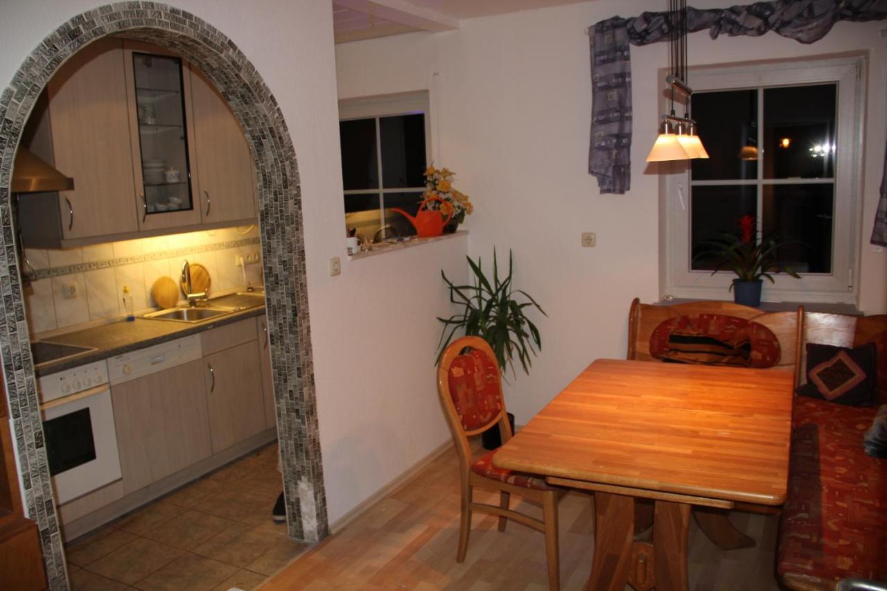 Ferienwohnung Mit 4 Schlafzimmer Fuer 2 Bis 9 Gaeste----Apartment With 4 Bedrooms For 2 To 9 Guests Nürnberg Exterior foto
